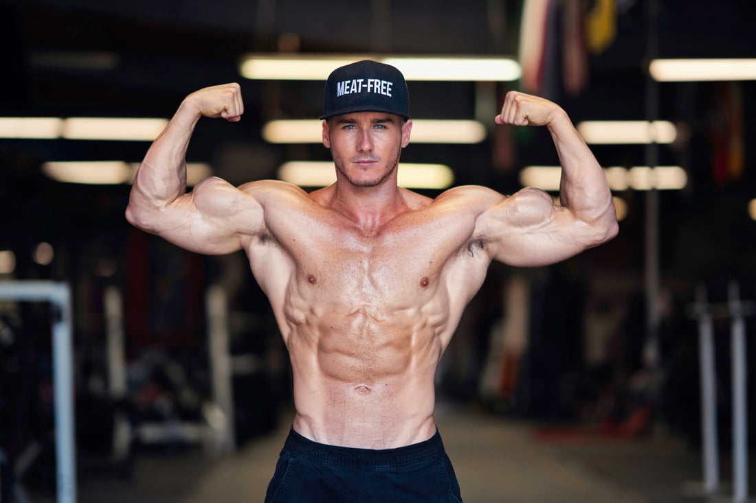Nimai Delgado flexing