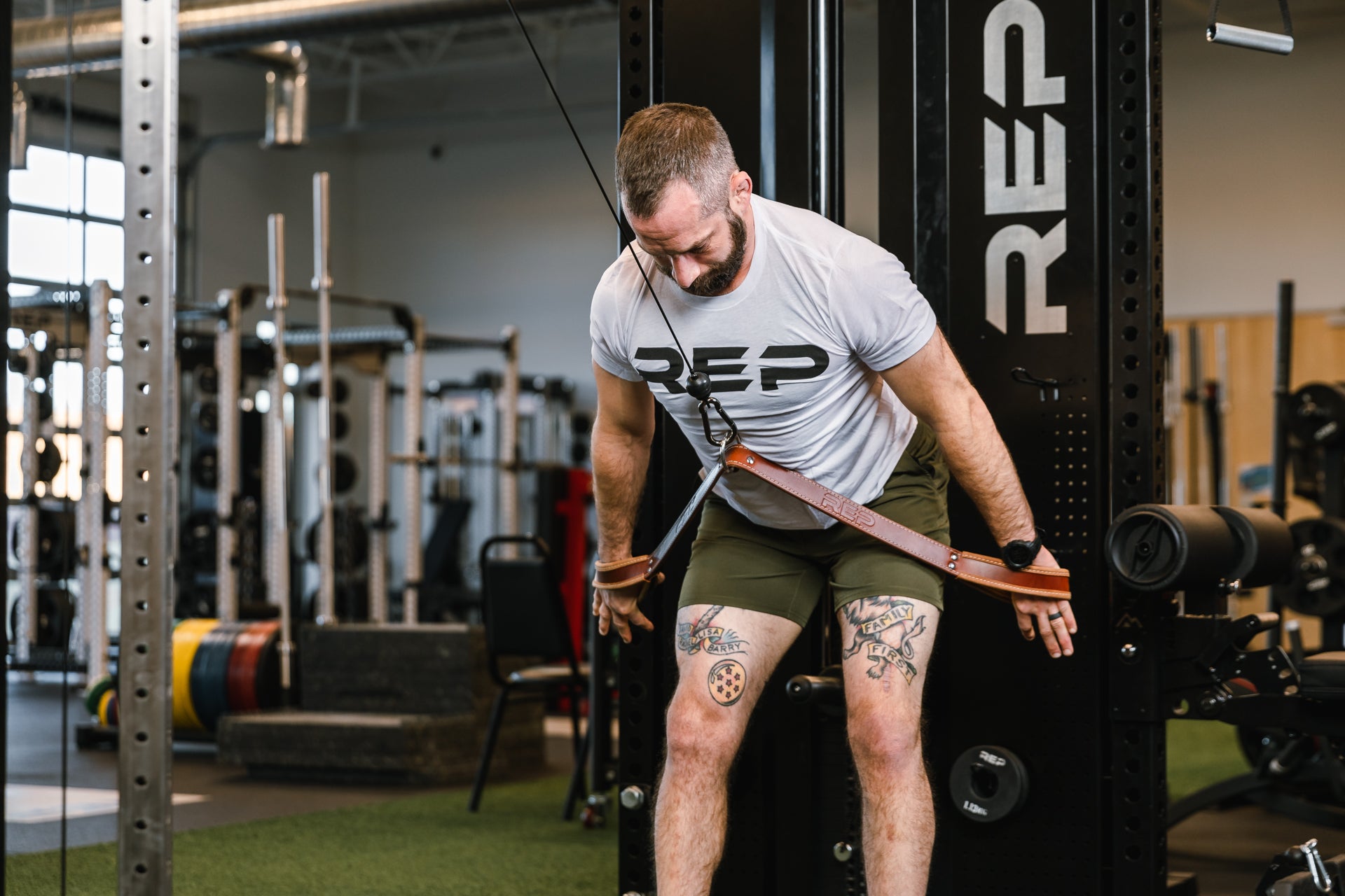 How to Use a Long Accessory Strap on a Cable Machine – REP Fitness