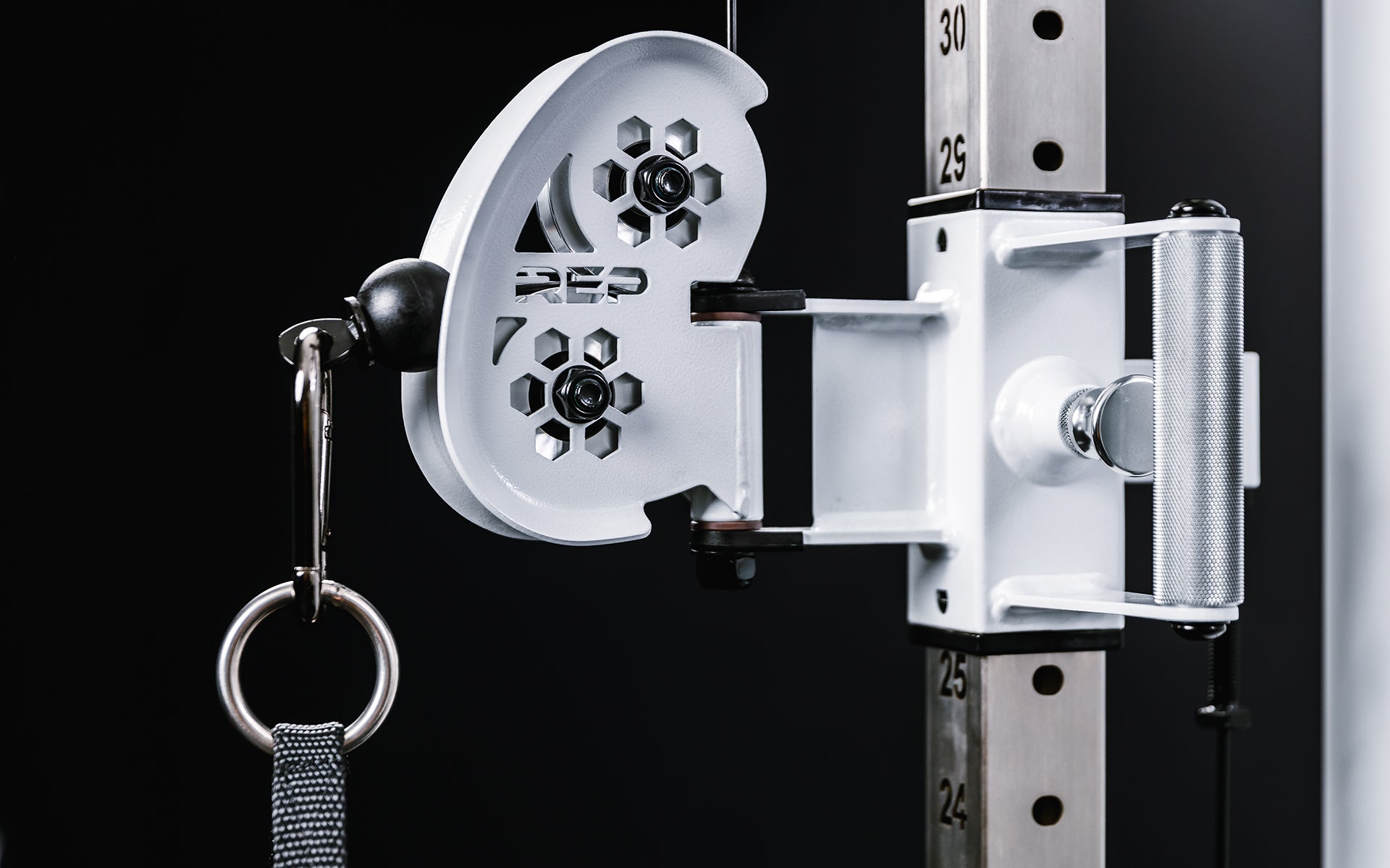 Close-up image of the unique design and REP logo cut-out on the trolleys for the Arcadia™ max