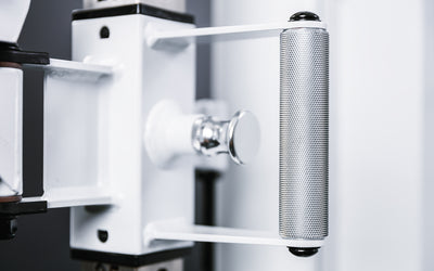 Close-up image of the knurling on the handle for one of the trolleys on the Arcadia™ max