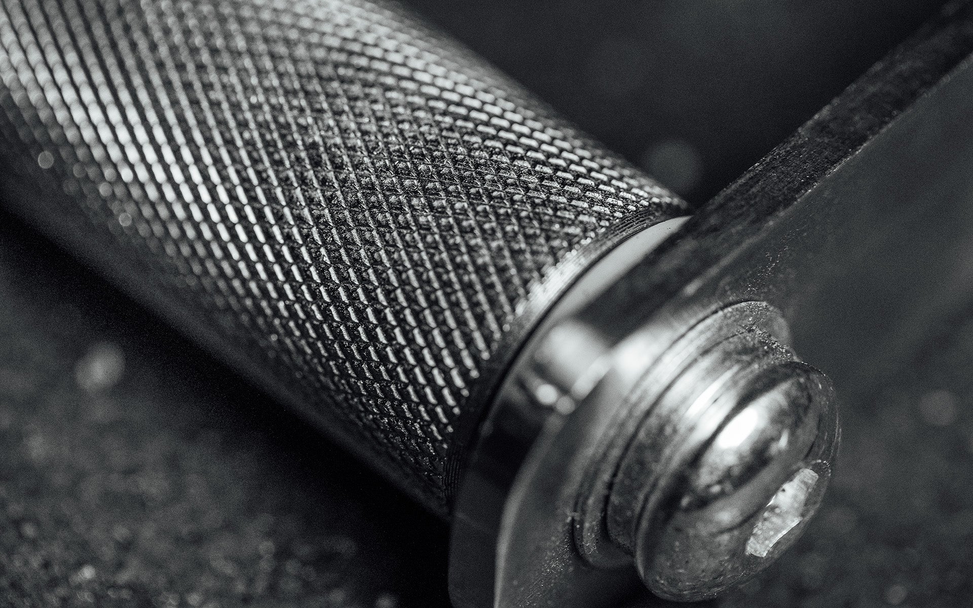 Pro Series D-handle Close Up of Knurling