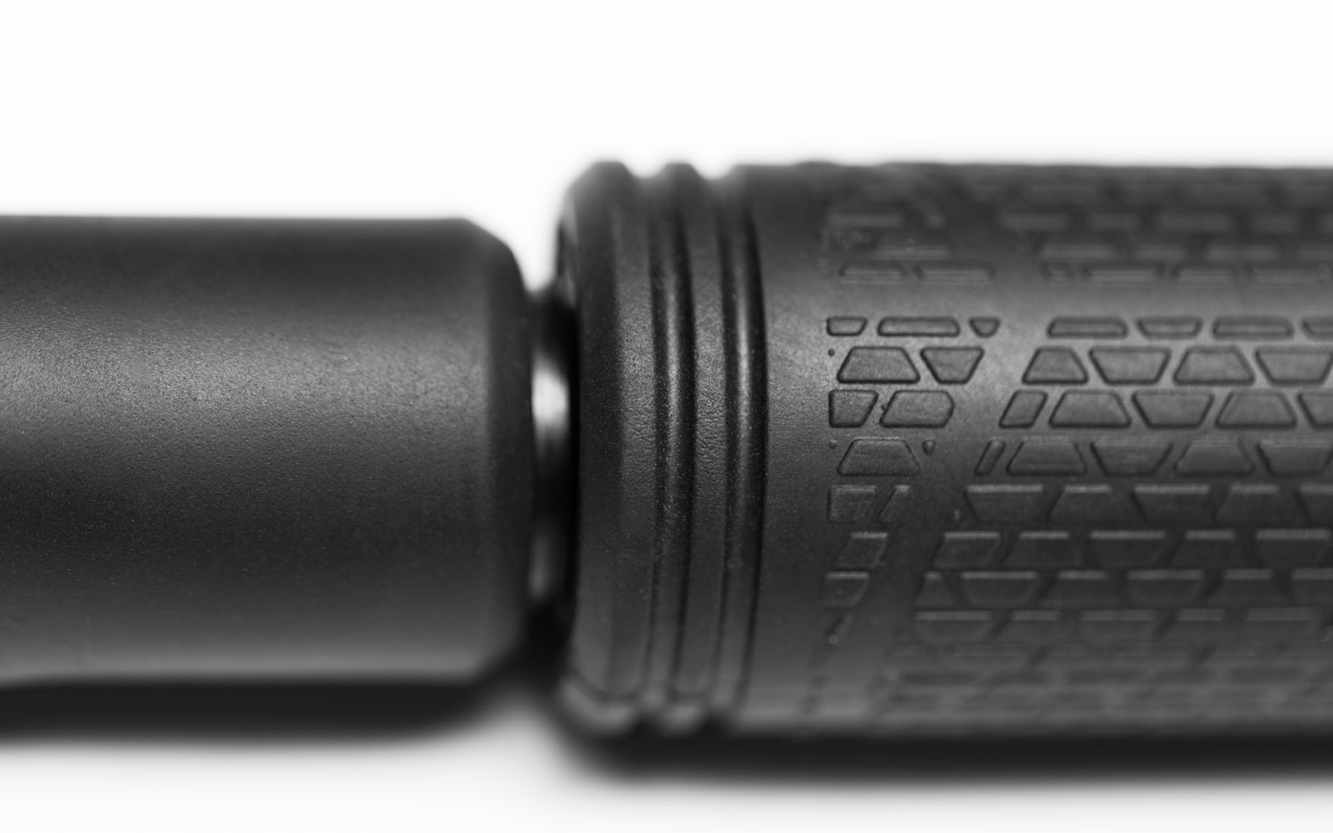 Massage Roller - ABEC 3 bearings provide smotth, effortless movement. 