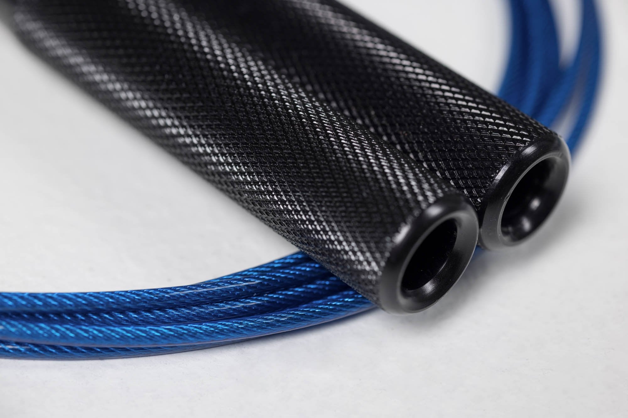 Competition Speed Rope Close Up of Black Handles and Knurl